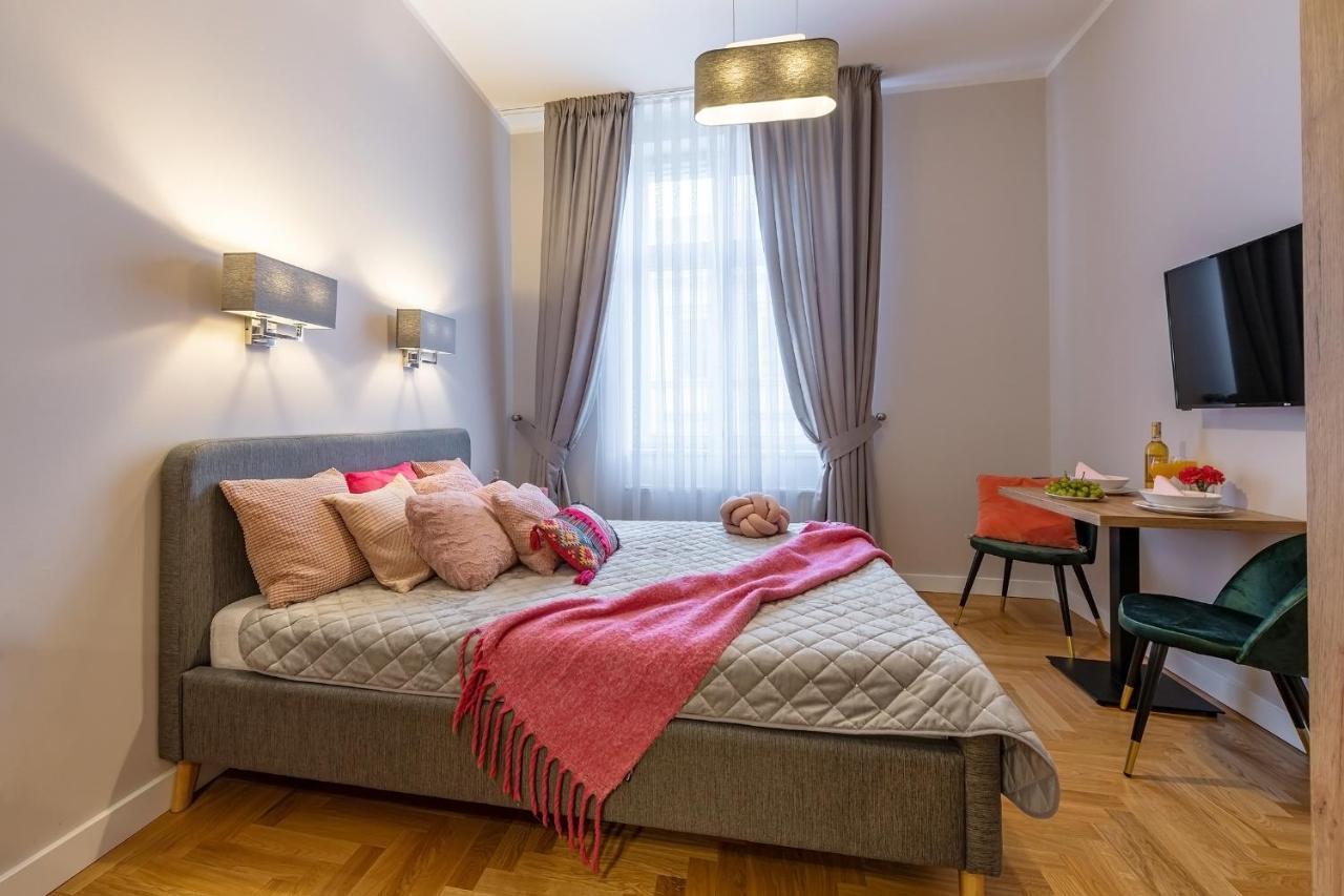 Centre Apartments-Old Town Краків Екстер'єр фото